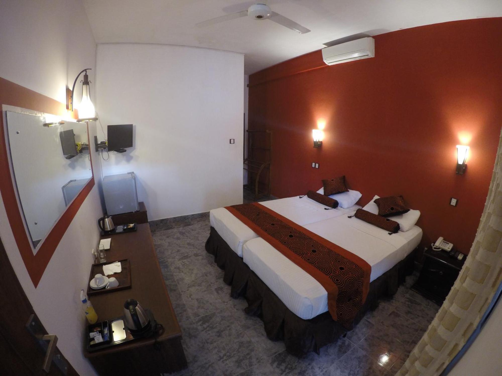 Hotel Sunray - Level 1 Certified Kandy Extérieur photo